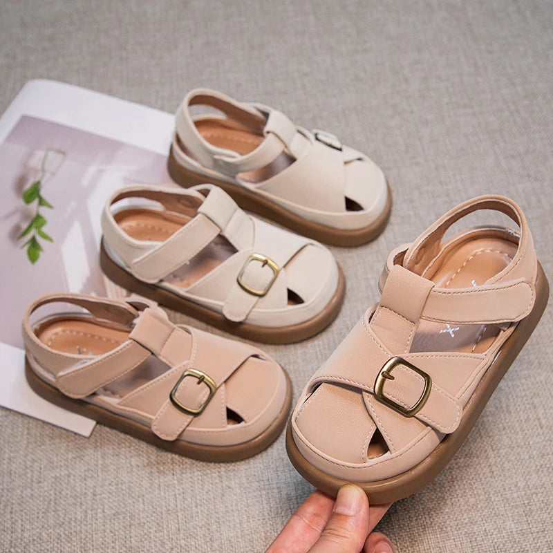 Boys Girls Hollow Toes Capped Sandals Kids Summer Beach Shoes Metal Buckle Fashion Children Roman Sandals Solid Color Simple New